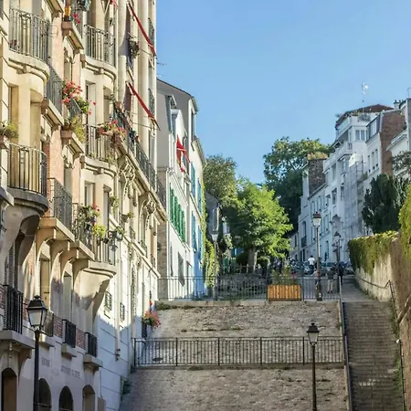 Romantic Montmartre Opposite Sacre-coeur * Paris